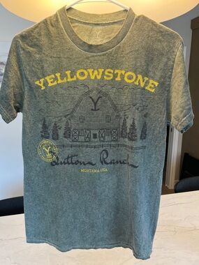 Yellowstone 100% Cotton Ranch Graphic Tee - Green Short Sleeve